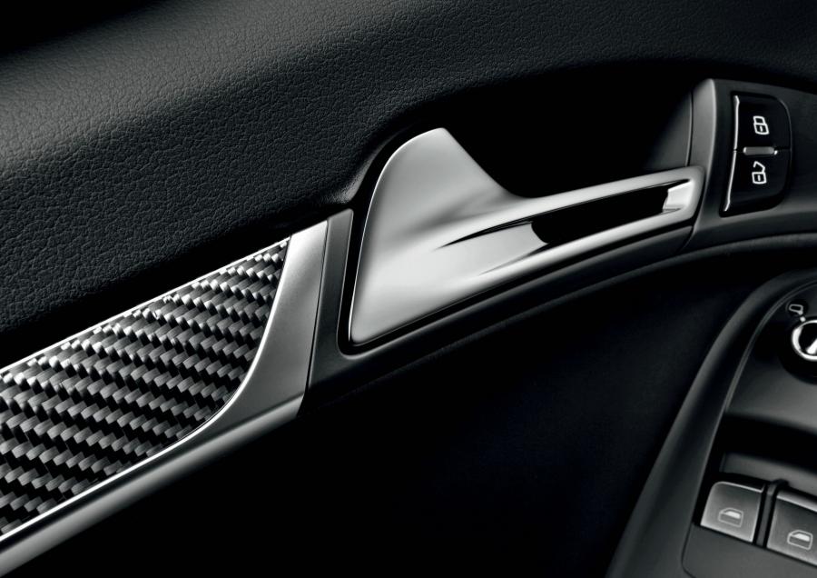 Детали интерьера Audi RS5 Coupe 2010 года  (WW) (фото 30 из 66)
